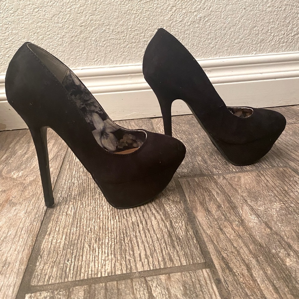 🖤Stilletto platform faux suede pumps🖤